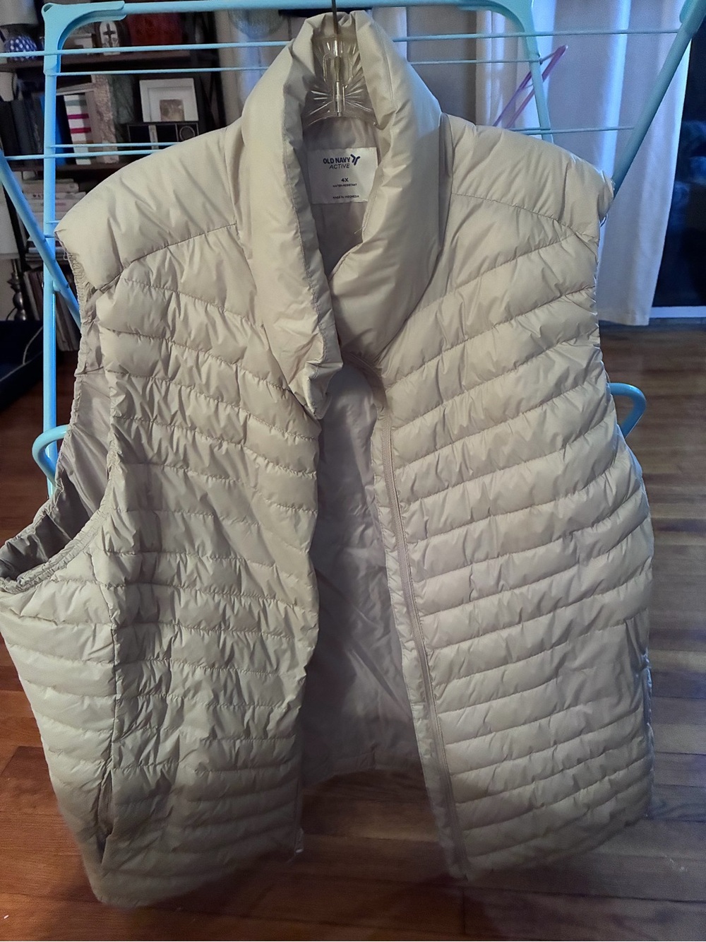 Old Navy Women's Lightweight Puffer Vest - Light Grey